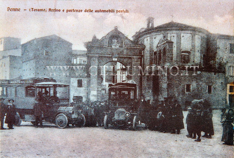 Omnibus del servizio automobilistico del collegamento Penne-Montesilvano ~ anno 1915